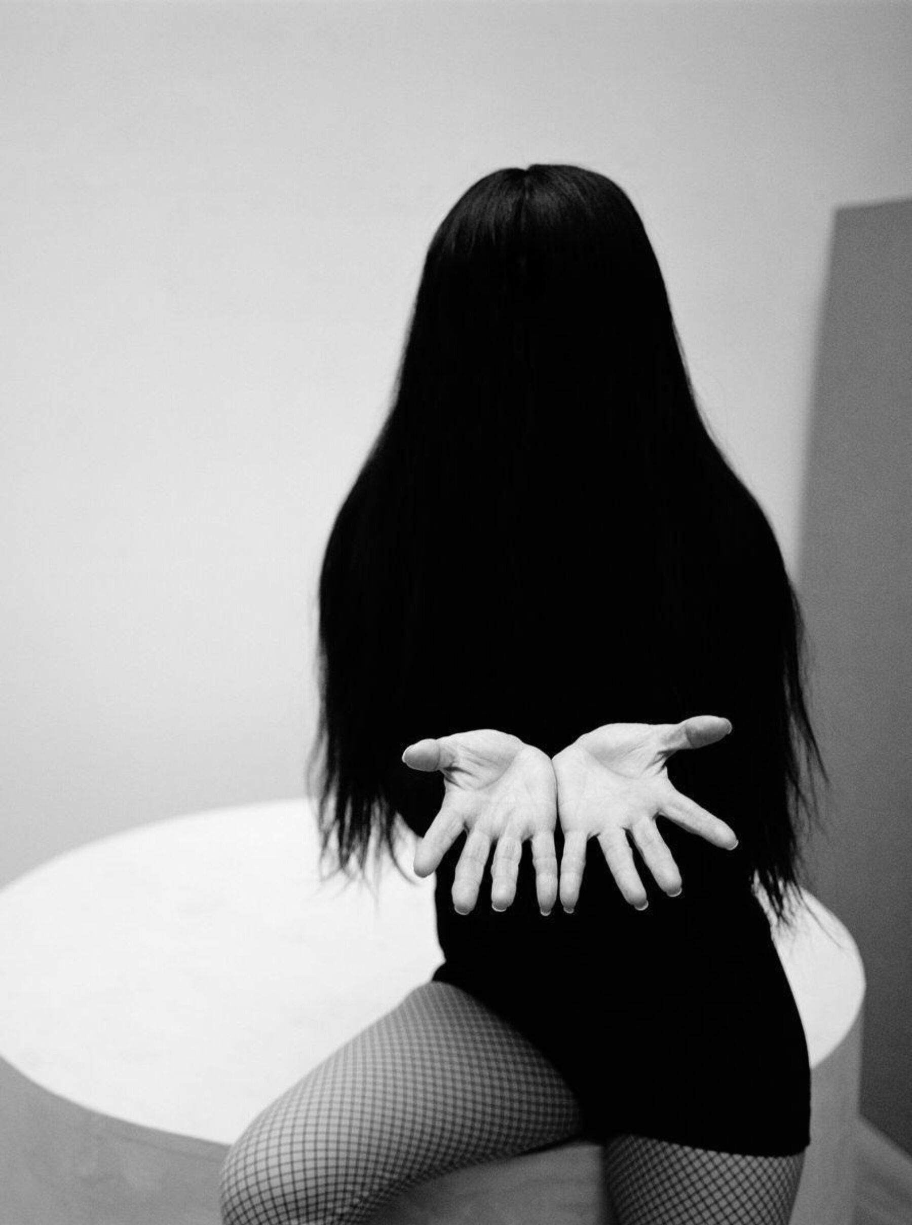 Foto av Eline Mugaas kunstverk Dancer’s Hands fra 2014.