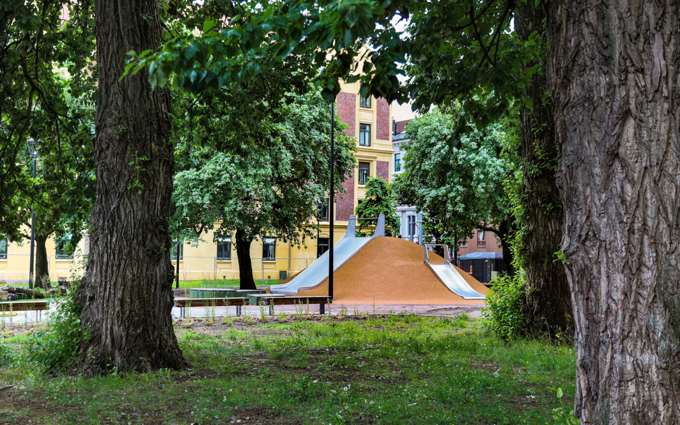 Foto av byparken Rudolf Nilsens plass på Grønland.