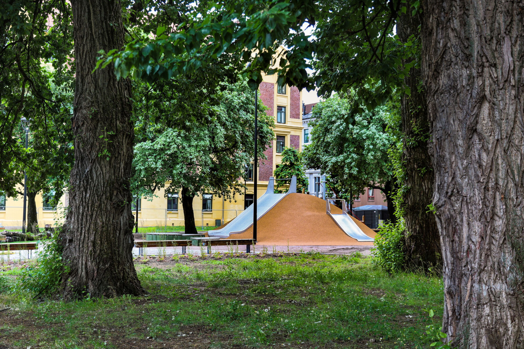 Foto av byparken Rudolf Nilsens plass på Grønland.